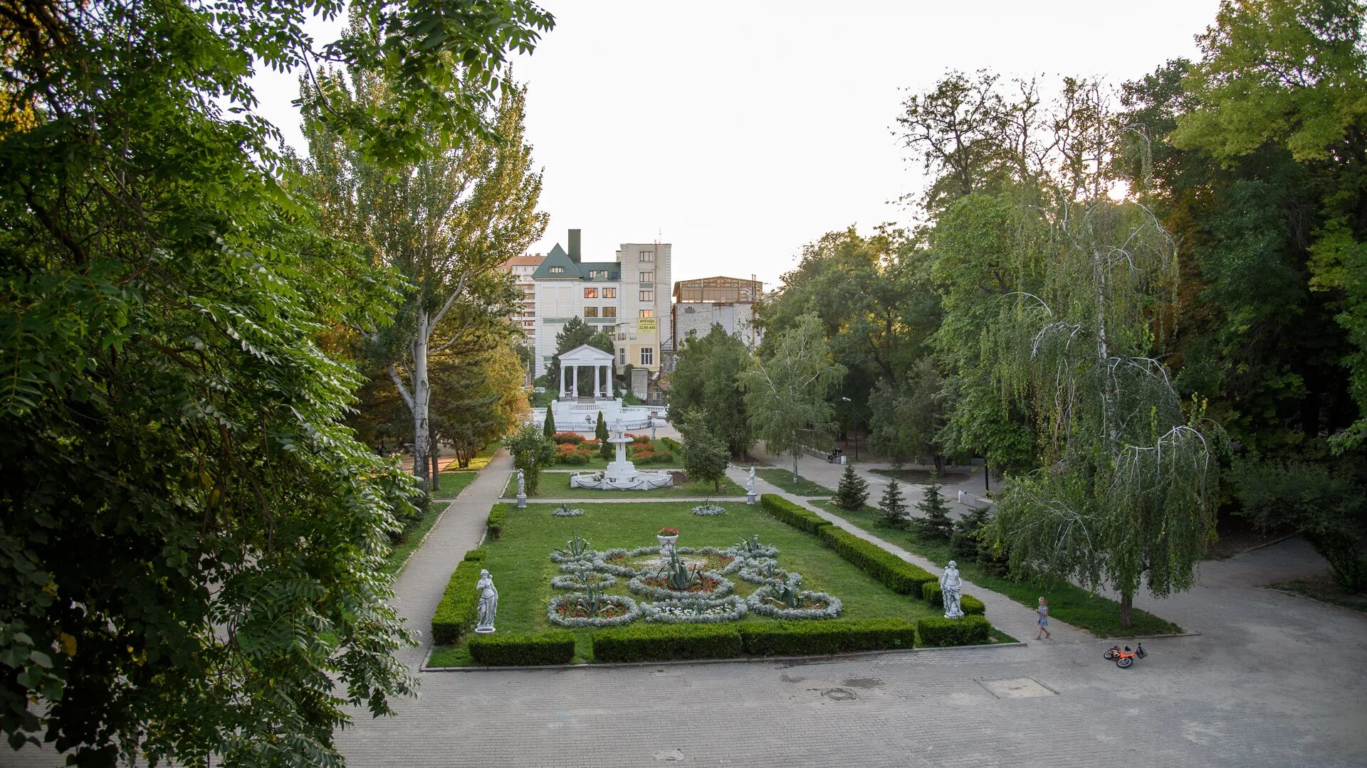 Дирекция городских парков. Дирекция парков города Ростова-на-Дону, Ростов-на-Дону. Ростов на Дону парк. Георгиевский сквер Ростов на Дону.