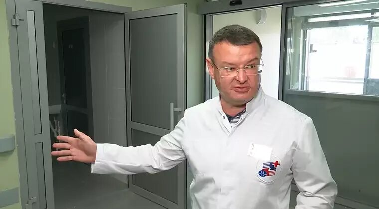 Главврач нижнекамска. Сайфулин рустем ранасович нейрохирург. Главврач нижнекамска. Главврач црб нижнекамск. Главный врач.