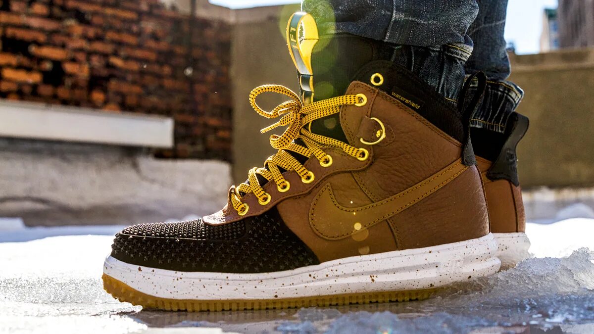 Lunar duckboot. Nike Air Force 1 Duckboot 18'. Nike Lunar Force 1. Lunar Force 1 Duckboot. Nike Lunar Force 1 Duckboot Black on feet.