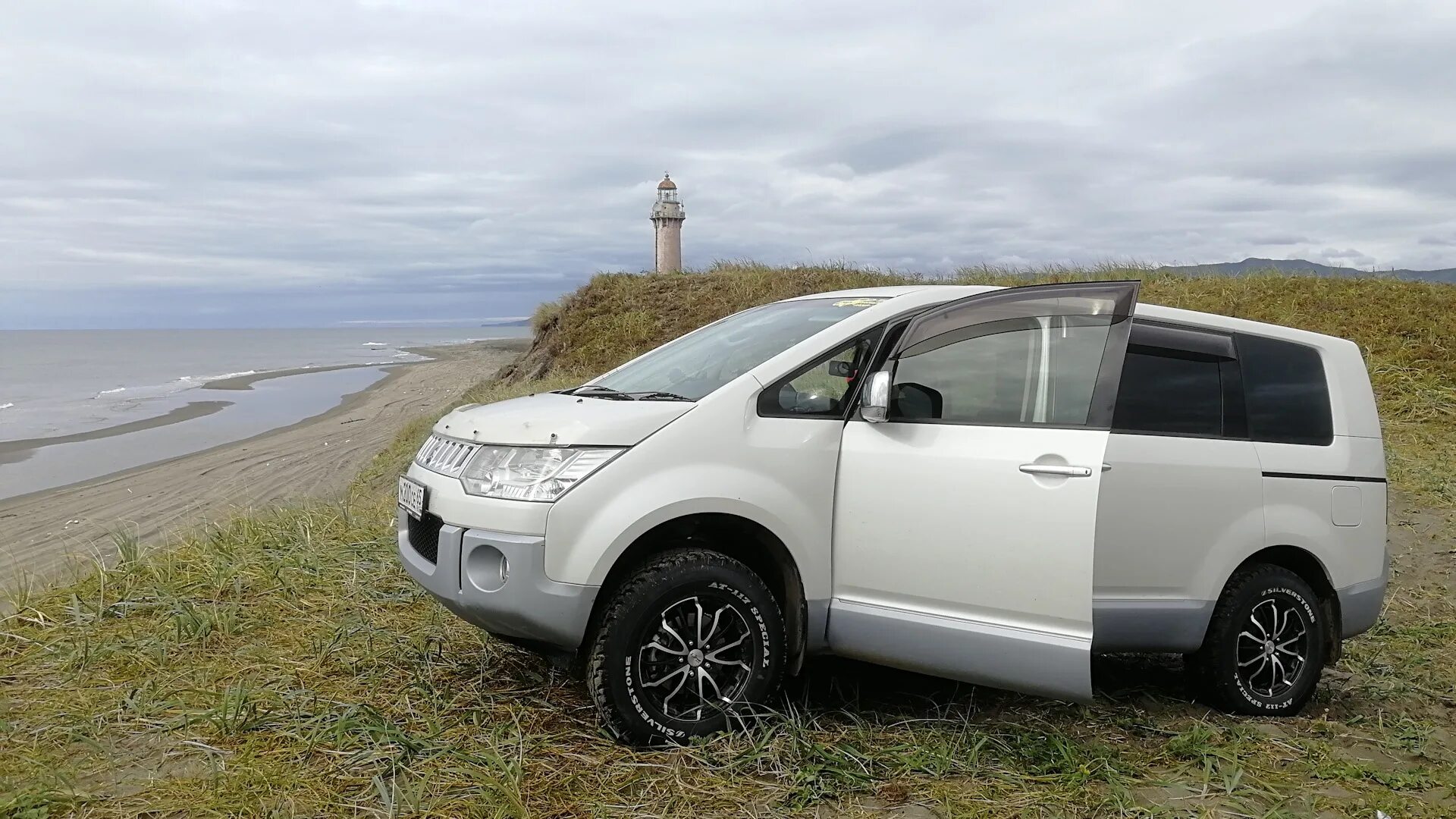 Mitsubishi Delica d5. Mitsubishi Delica d:5. Mitsubishi Delica d:5 Chamonix. Delica d5 2023.