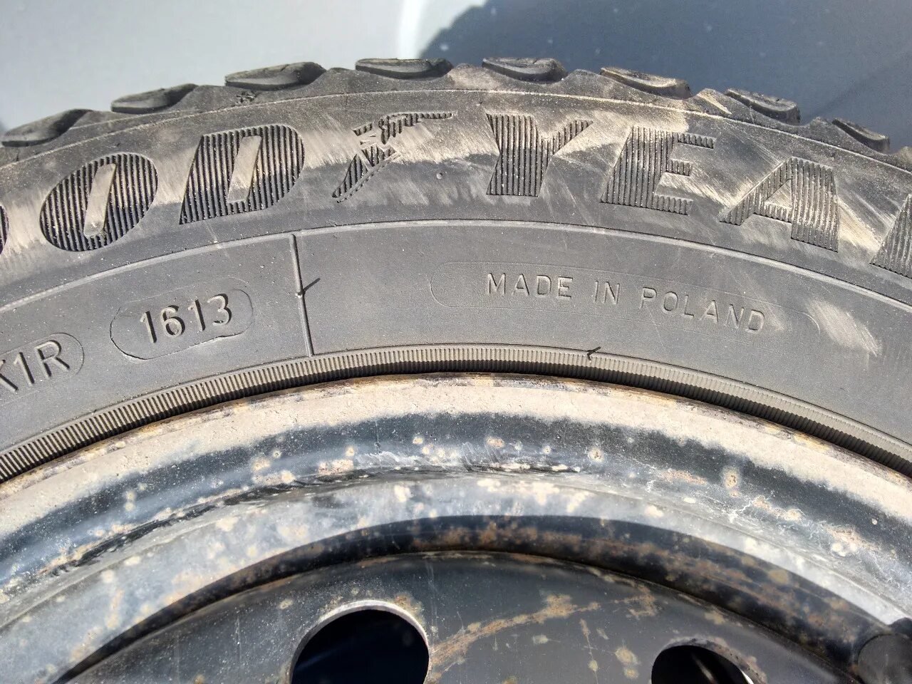 Зимняя резина год выпуска. Michelin x-ice 3. Dunlop шины 195/65 r15 с шипами. Michelin x-ice north 3. Дата изготовления на шинах нокиан.
