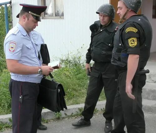 Военная полиция Челябинск. Охранник в детском лагере. Полицейский Челябинск. Челябинская полиция фото.