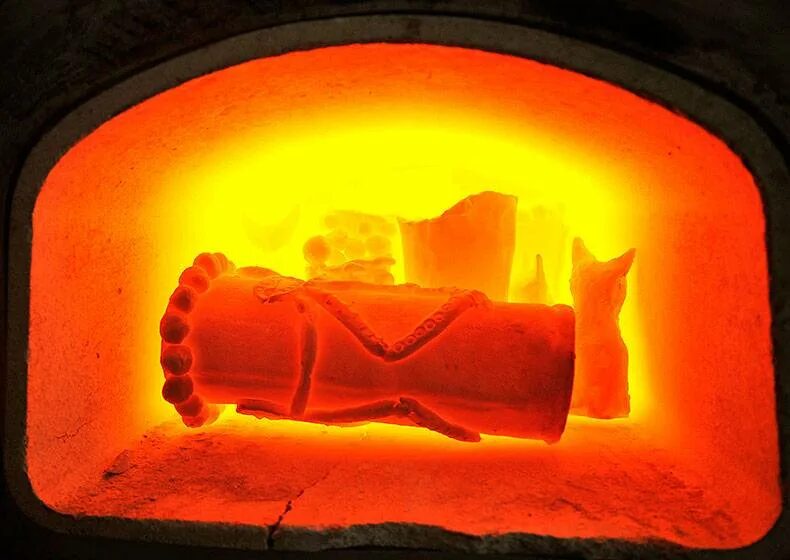 Обжиг это. Высокотемпературный обжиг. Ростовская финифть процесс изготовления. Обжиг это. Обжиг керамики.