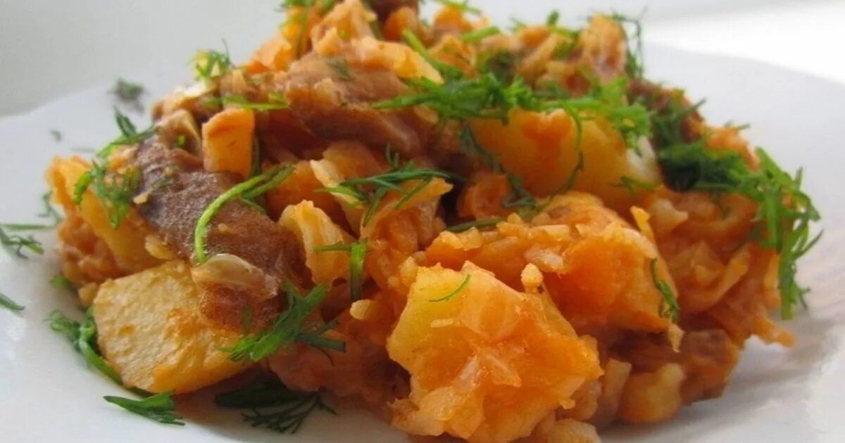 Как тушить капусту с картошкой и мясом