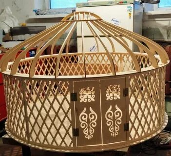 Порно жігіт үш қыздың кискасын жалайды