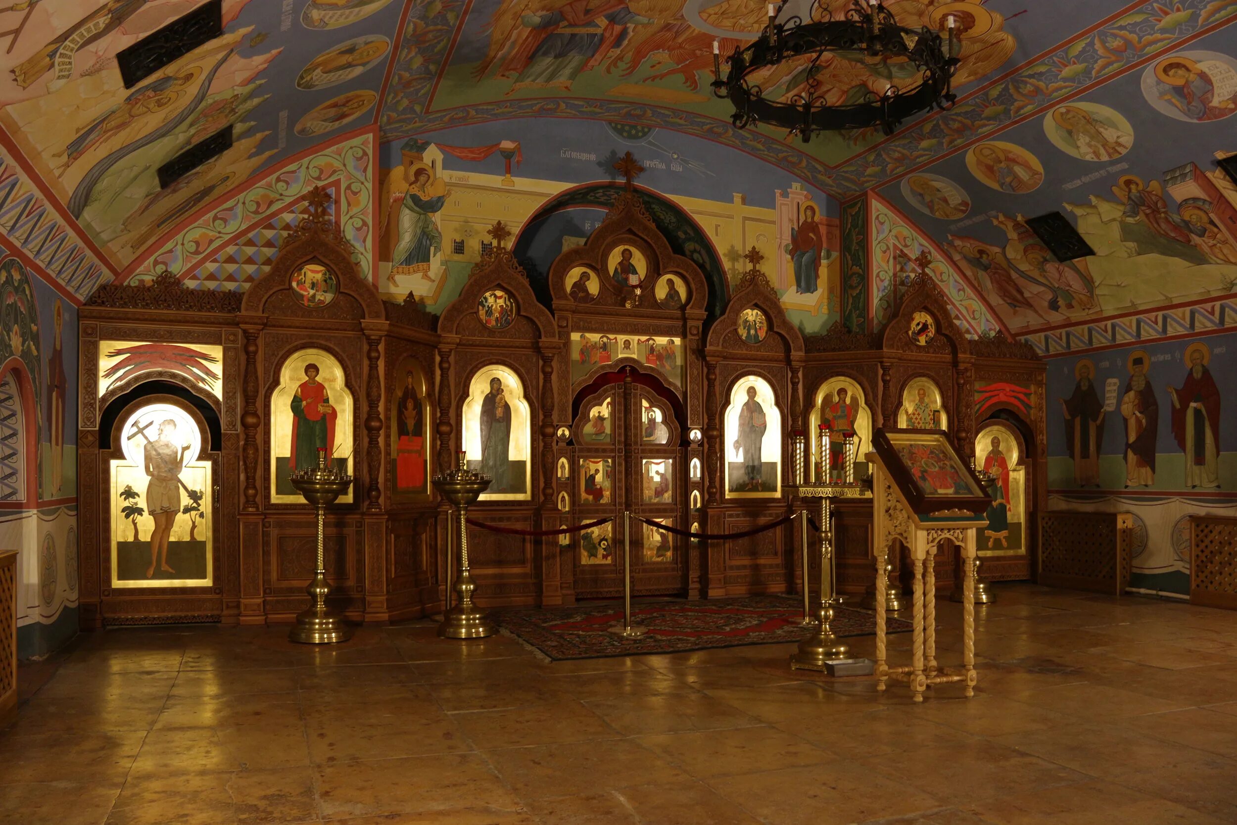 Гефсиманский черниговский скит сергиев посад. Гефсиманский черниговский скит пещерный храм. Феодоровский государев собор нижний храм. Феодоровский государев собор подземный храм. Храм серафима саровского ростов.