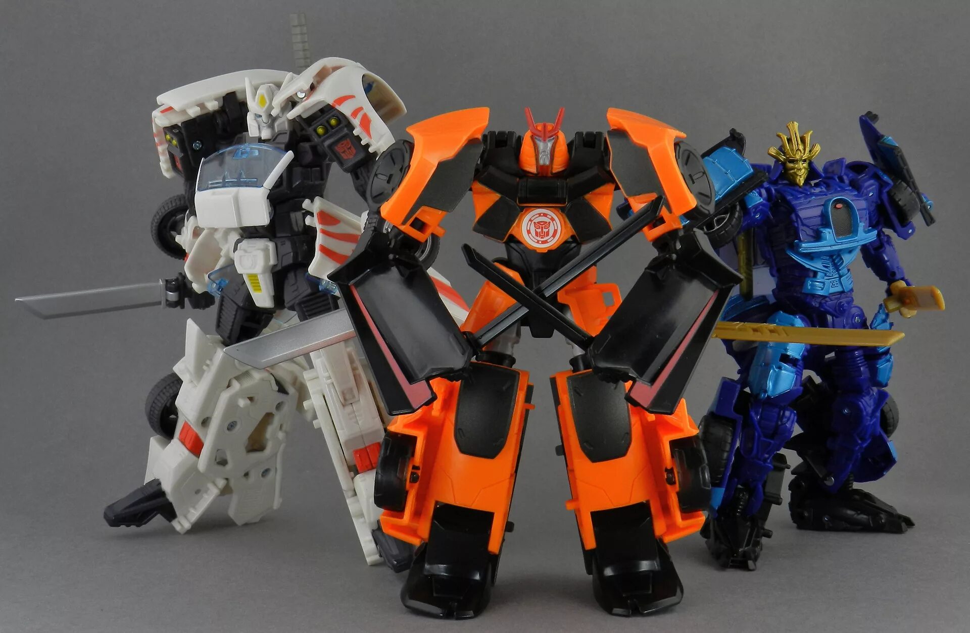 робот оптимус прайм аниматор. оптимус прайм шоу трансформеров. скорпион в новосибирске. трансформеры армада ультра магнус. ультра магнус трансформер игрушка.