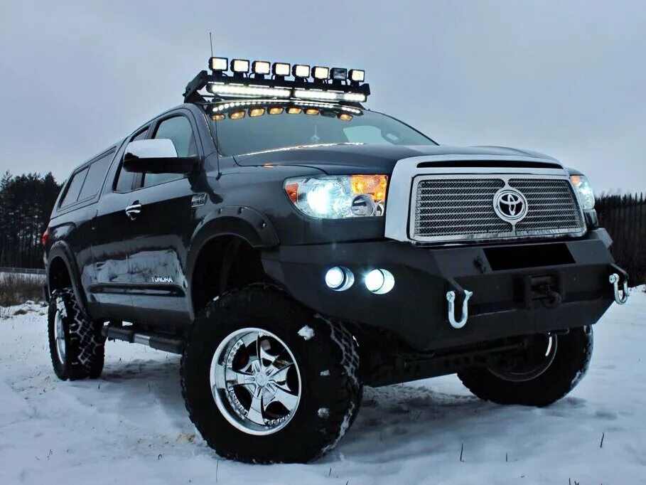 Машина Тойота тундра. Toyota Tundra CREWMAX. Tundra машина 2022g. Тойота тундра 6 местная.