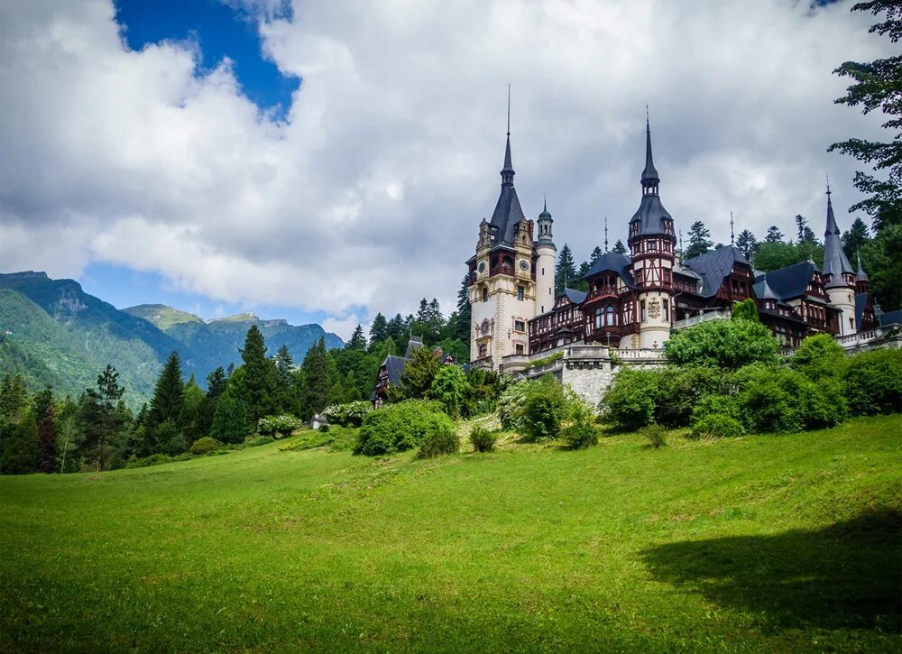 Курорт бэйле-оланешть румыния. Румыния пелеш пейзажи. Романия румыния. Восточная румыния. Румыния это.