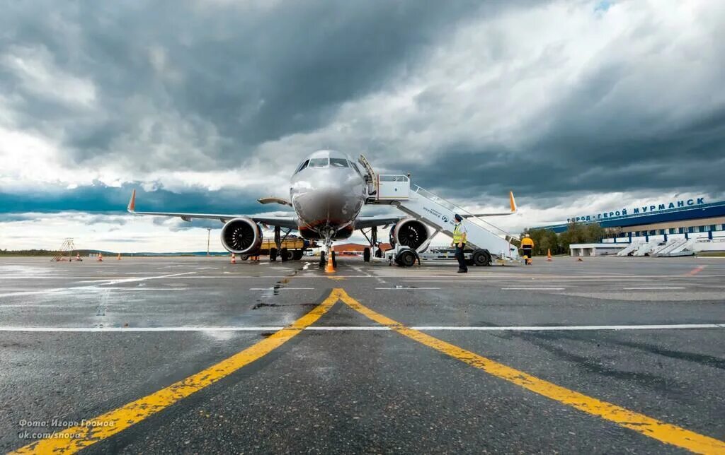 Самолет мурманск москва. Самолет смартавиа сочи мурманск. Мурманск-санкт-петербург авиабилеты. Аэропорт мурманск. Новосибирск адлер авиабилеты.