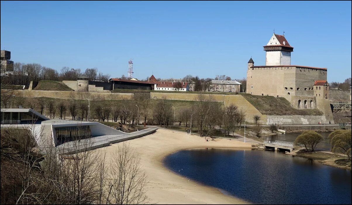 Город нарва 1. Нарва (город в эстонской ССР). Нарва Липовая ямка. Нарва променад. Ивангород набережная.