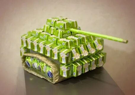 Танк из яичных