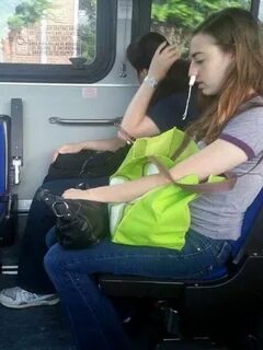 Девки в общественных местах