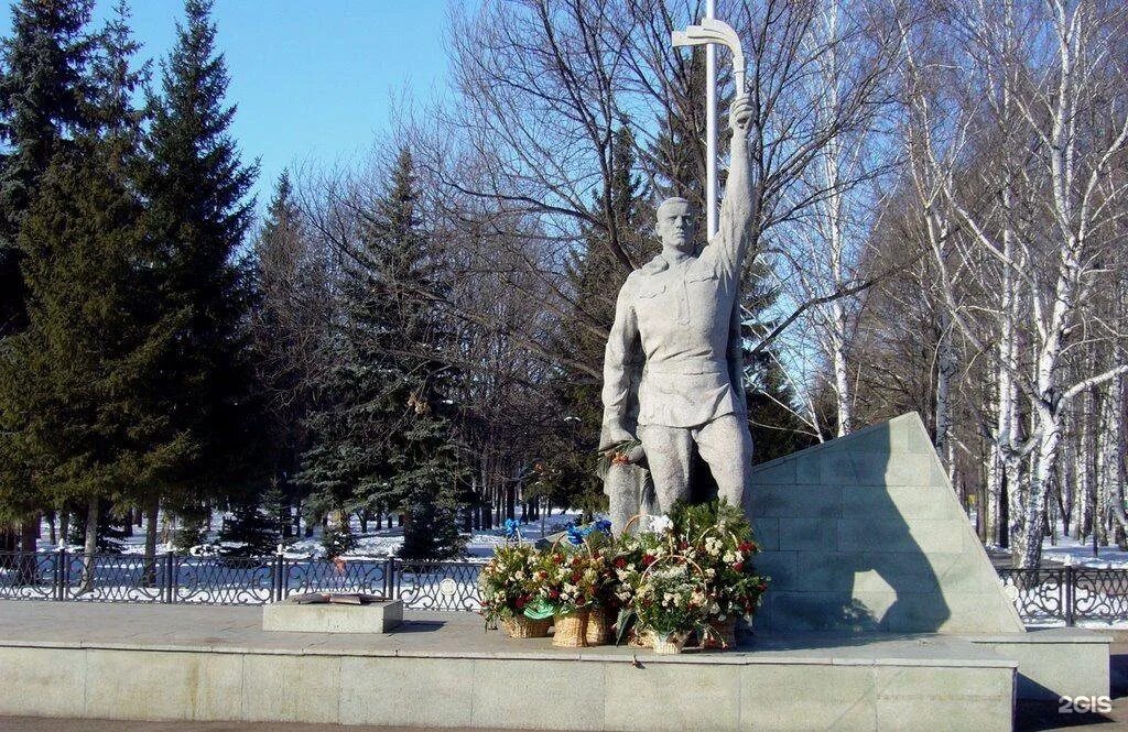 Неизвестный г