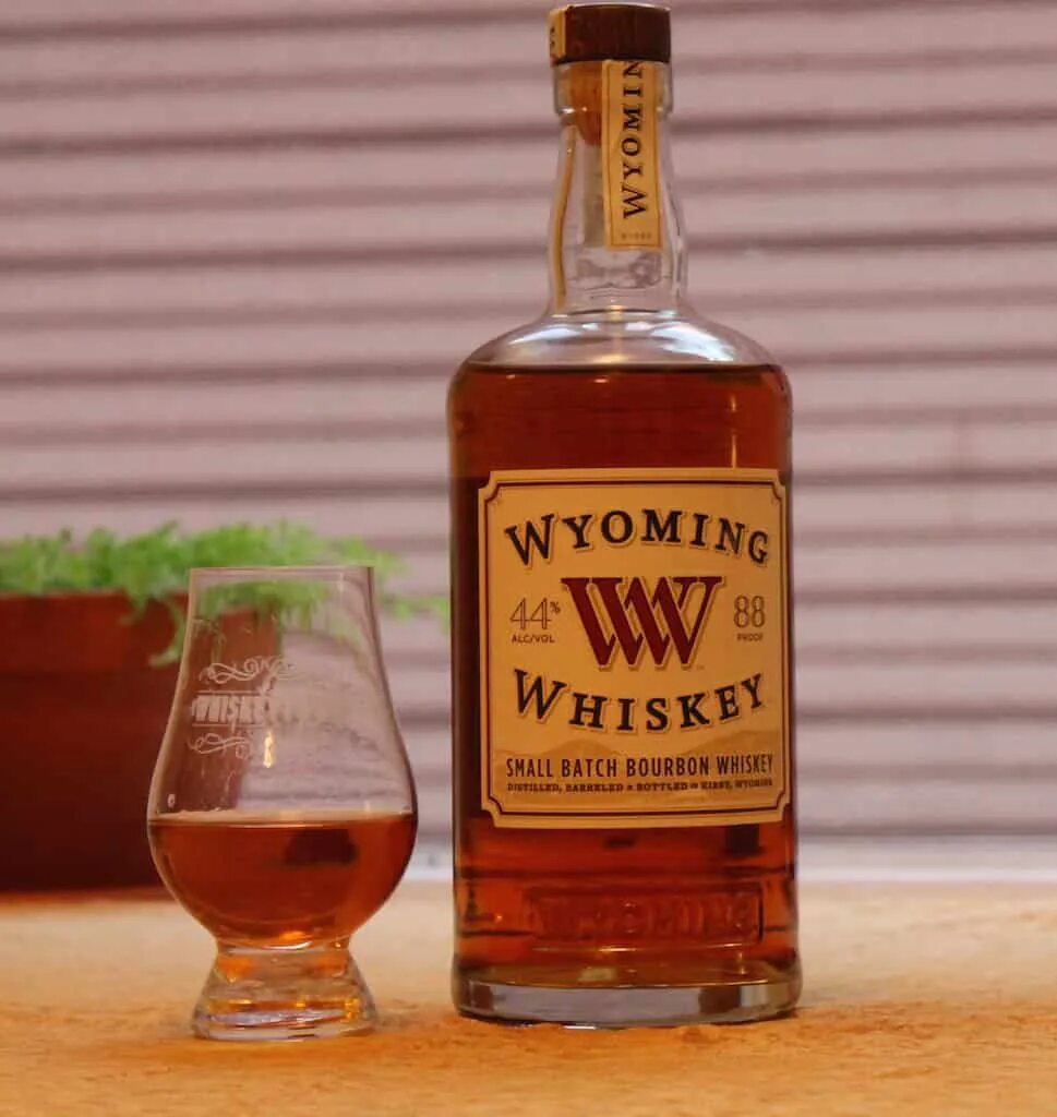 Виски кубао отзывы. Глен морей сингл молт элгин эритаж. Yamazaki whiskey single malt. Currach single malt irish whiskey. Баллантайнс джемисон.