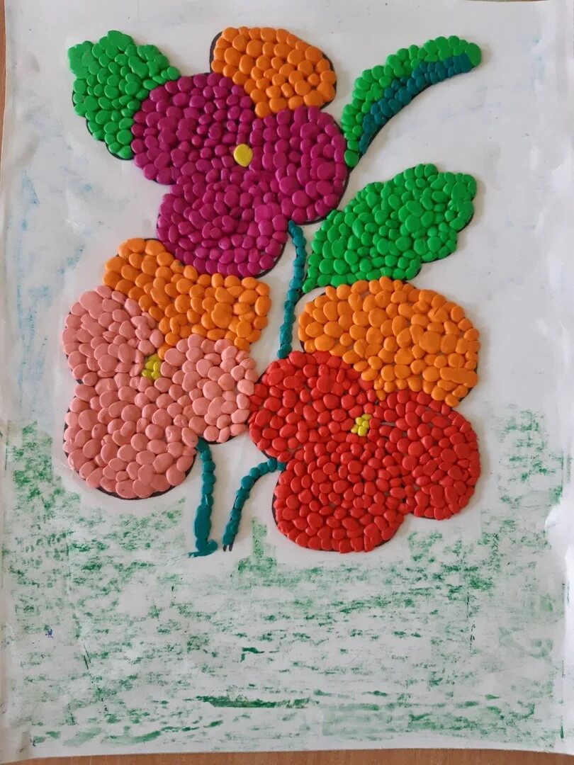 Пластилинография для детей цветы. Пластилинография в детском саду. Пластилинография цветы. Аппликация пластилином. Цветок для пластилинографии.