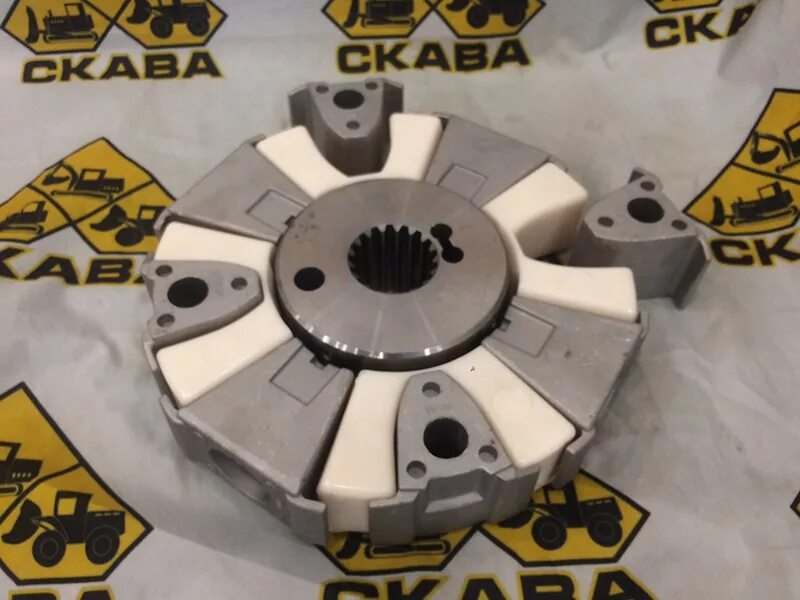 414-00040. Муфта насоса jcb js200w. Муфта гидравлического насоса. Муфта гидронасоса jcb js330. Полумуфта для насоса.