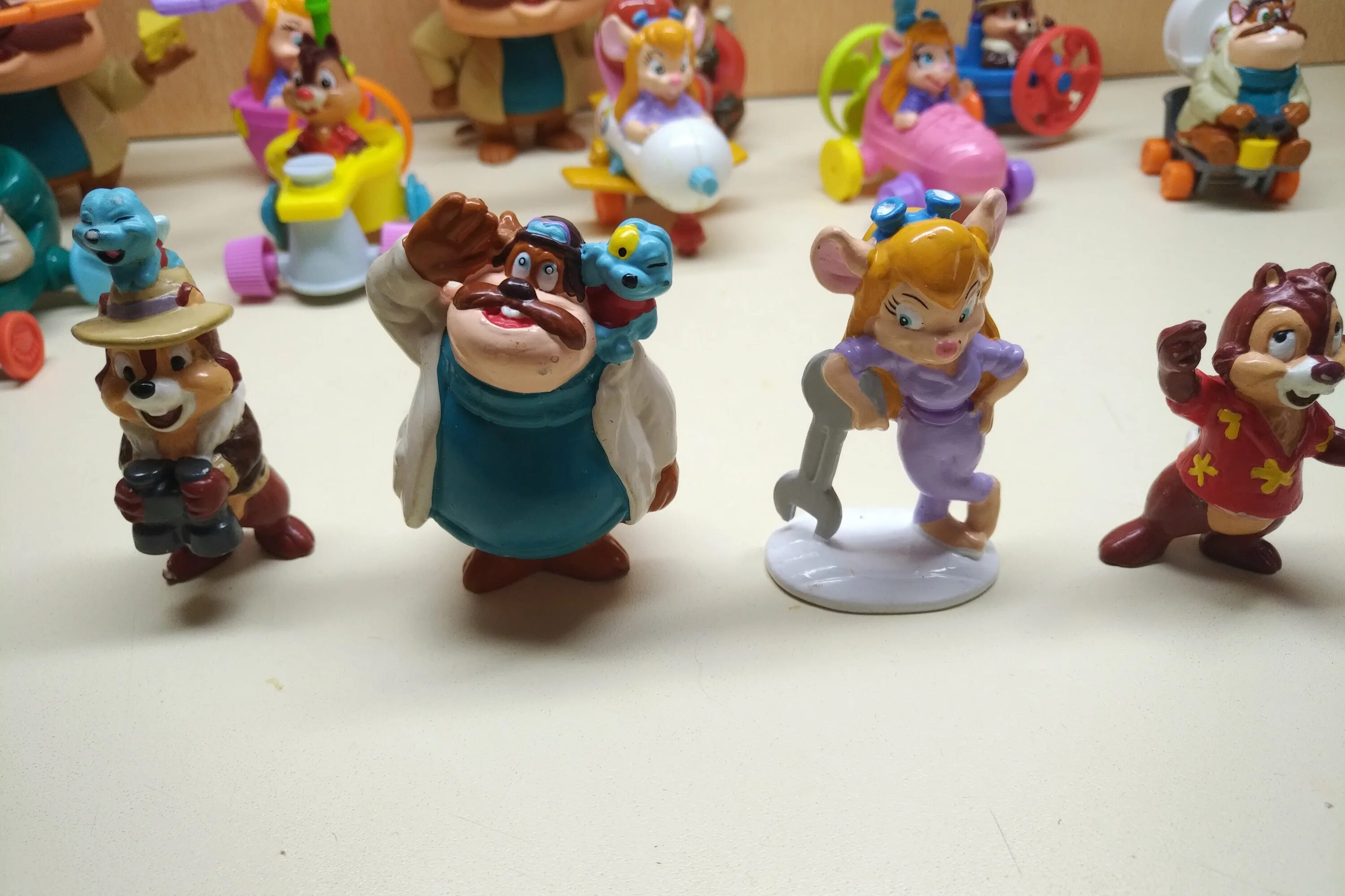 Плюшевые придурки чипи чипи. Плюшевые придурки чипи чипи. Чип и дейл спешат на помощь игрушки. Плюшевые придурки чипи чипи. Плюшевые придурки чипи чипи.