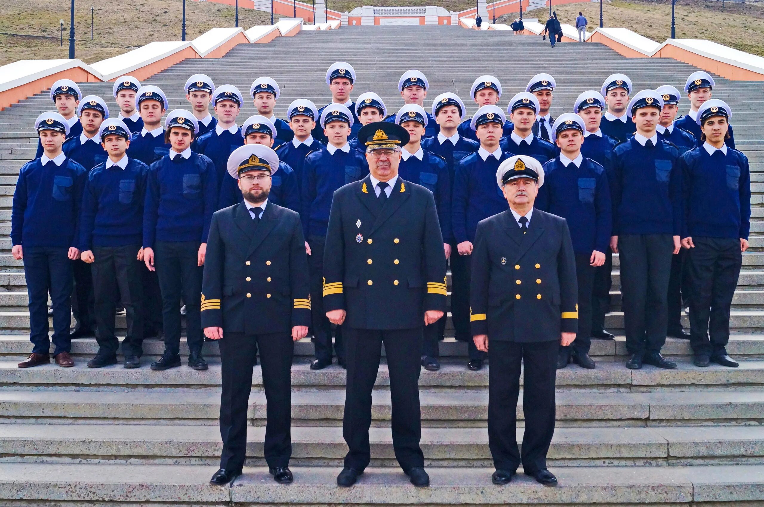 Выпускник впо