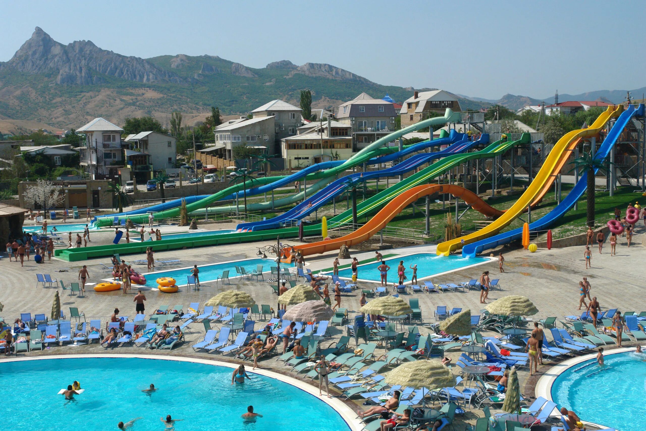 Отель аквапарк коктебель. Аквапарк в крыму феодосия. Гостиница аквапарк коктебель. Коктебель гостиница аквапарк. Коктебель гостиница аквапарк.