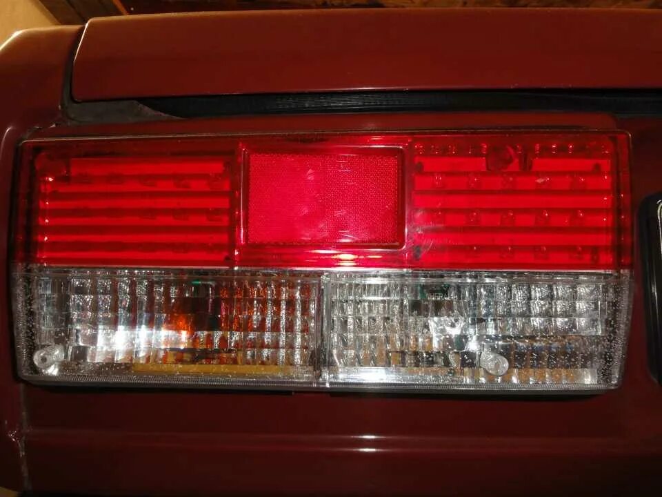 Белые задние фары на ваз 2107. Фонари pro sport ваз 2107. Задние фары ваз 2107. Фонарь задний левый ваз 2107. Ваз 2107 задний поворотник.