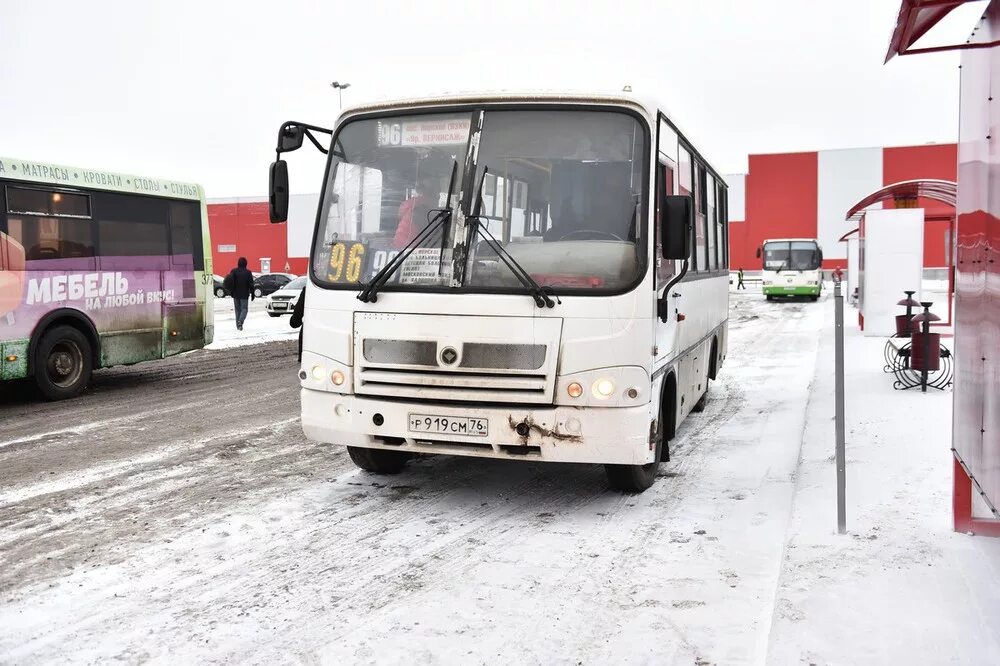 Автобус 15 в кирове. Маршрутка 87 ярославль. ярославль кто владелец автобуса. маршрутка 15 кисловодск. маршрутка 15 новосибирск фото.