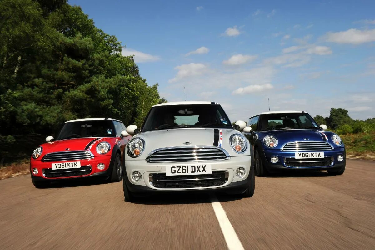 Mini cooper модельный ряд. Mini cooper r56 2011. london mini cooper. бмв мини купер. мерседес мини купер.