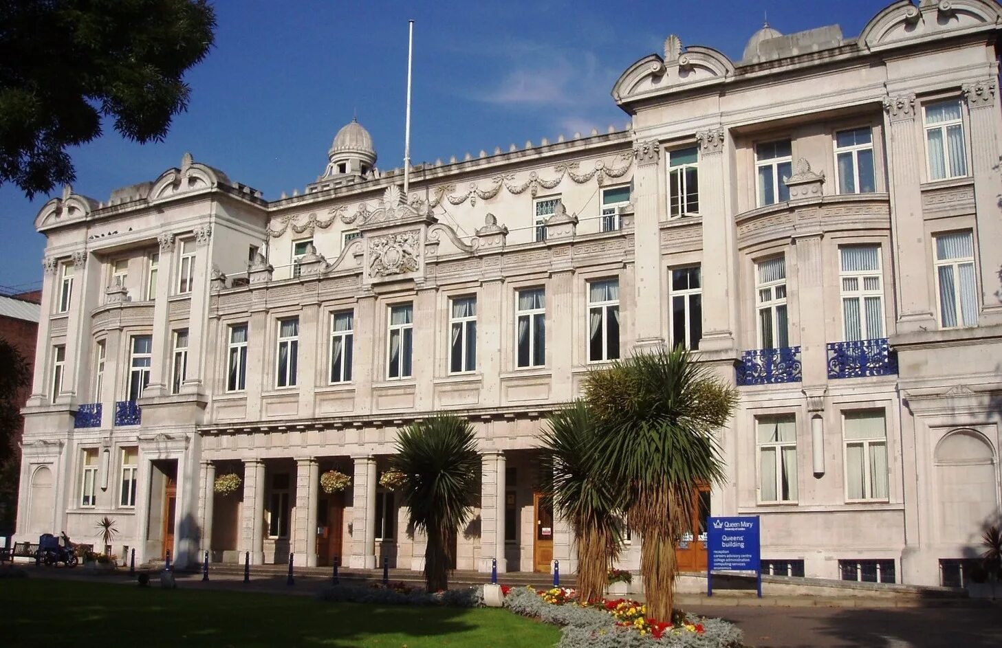 Лондонский университет королевы Марии. Queen Mary University of London (QMUL). Queen Mary University of London факультеты. Лондонский университет Law School. Queens university