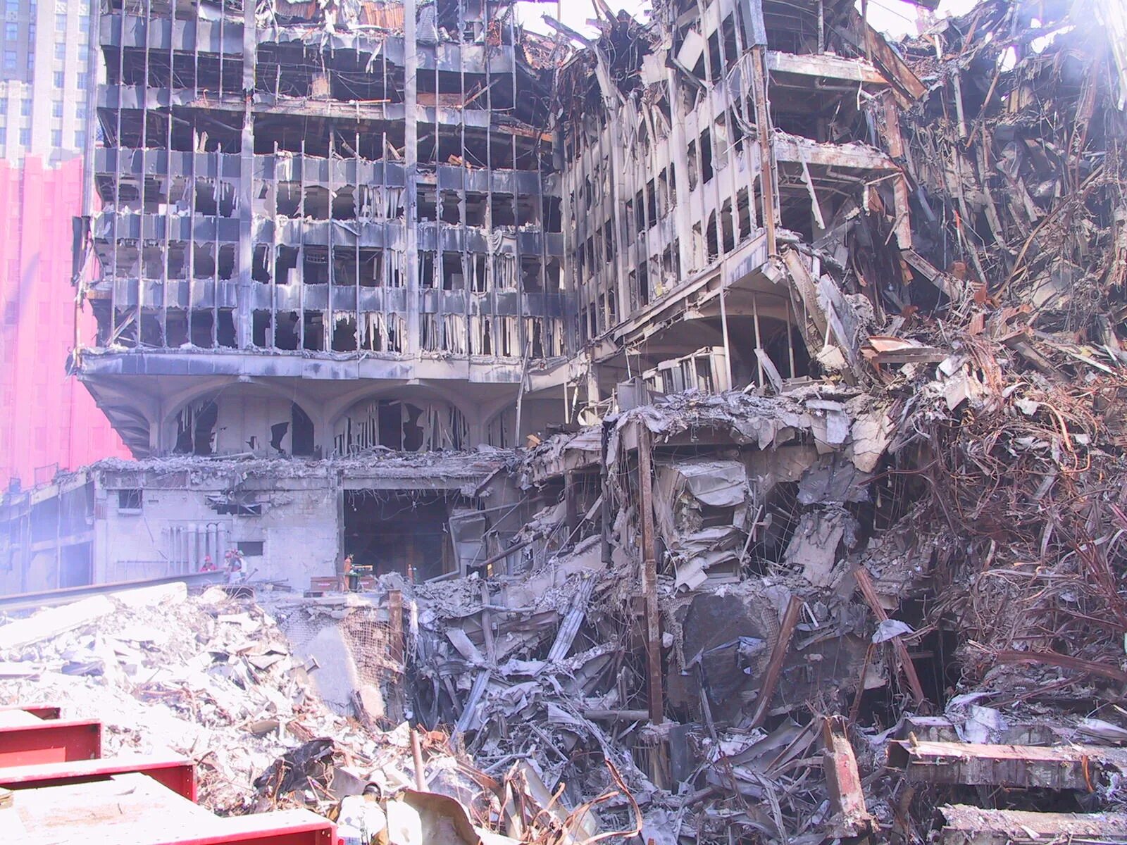 Теракт 11 сентября в Нью Йорке. Взрыв башен-близнецов в Нью-Йорке. Трагедия 11 сентября 2001 в США. Сколько умерло людей во время теракта