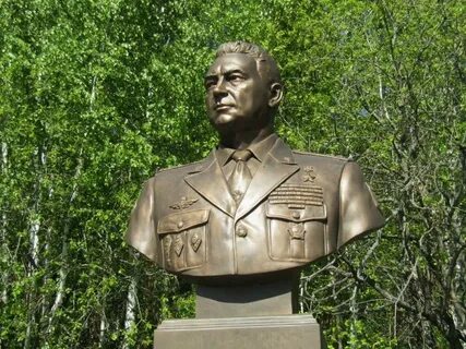 Бюст памятник