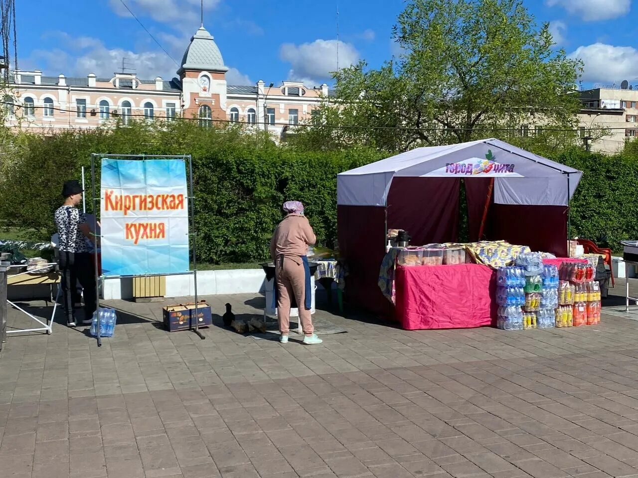 Мероприятие на площади ленина сегодня. Фестиваль за городом. Фестиваль еды. День города Чита 2022. Фестиваль на площади Ленина Чита.