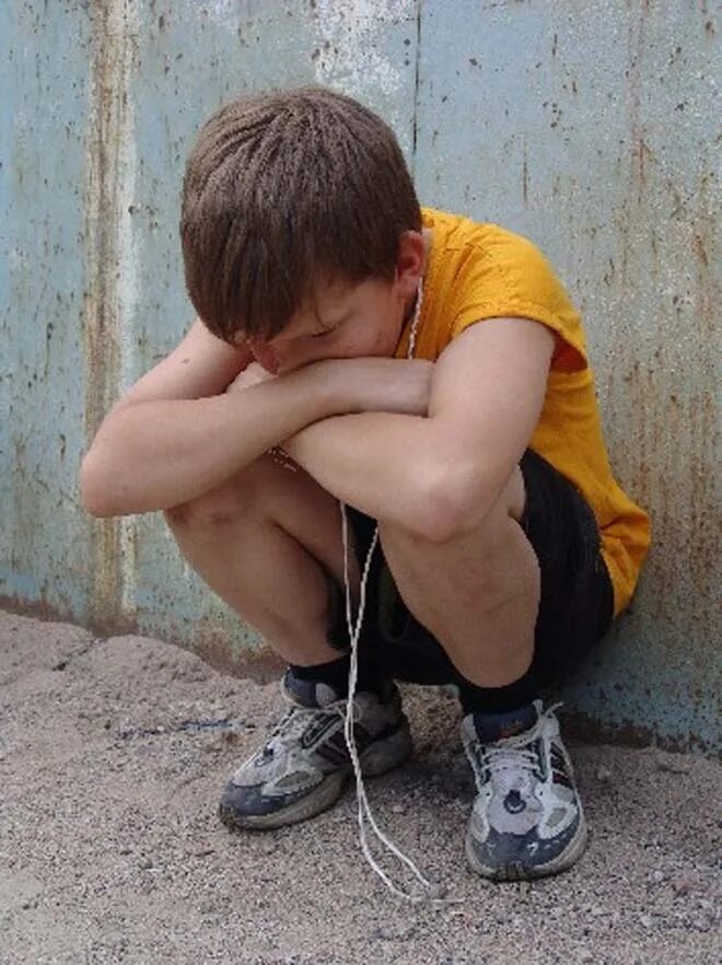 Международный день пропавших детей. Славный мальчишка. Мальчик нечаянно. Мальчик нечаянно. Мальчик мочится подросток.