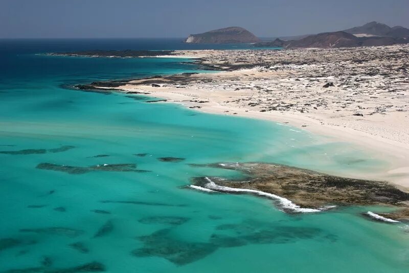 Аденском заливе красного моря. Воронка в аденском заливе. Аденский залив. Индийский океан аденский залив. Красное море и аденский залив.