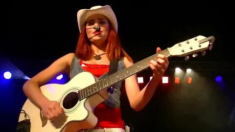 Country sisters
