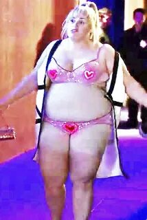 Rebel Wilson Nude.