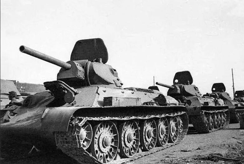Танки 42 года. Шт 42 танк. Бт 50 танк. Танк т-34/76. Русский танк т 34.