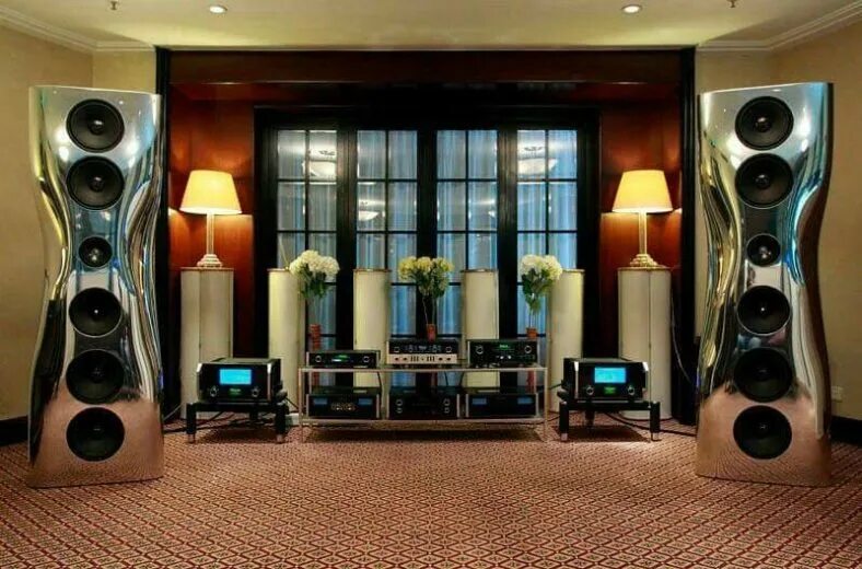 Самые качественные колонки. Акустика hi fi high end. Wilson audio alexandria xlf. Moon audio dark star opulence. Самые качественные колонки.