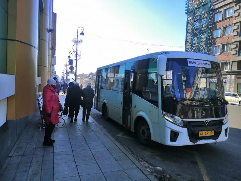 Транспорт автобусы владивосток. Транспорт Владивосток. Автобус 60 Владивосток. Автобус 16к Владивосток. Московский автобус дрифтит.