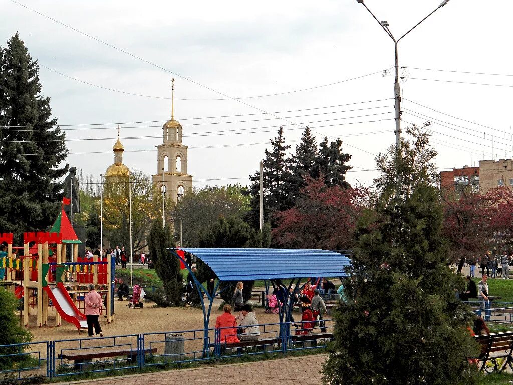 Славянск украина область. Город Славянск Украина. Город Славянск Донецкая область. Славянск площадь. Город Славянск площадь.