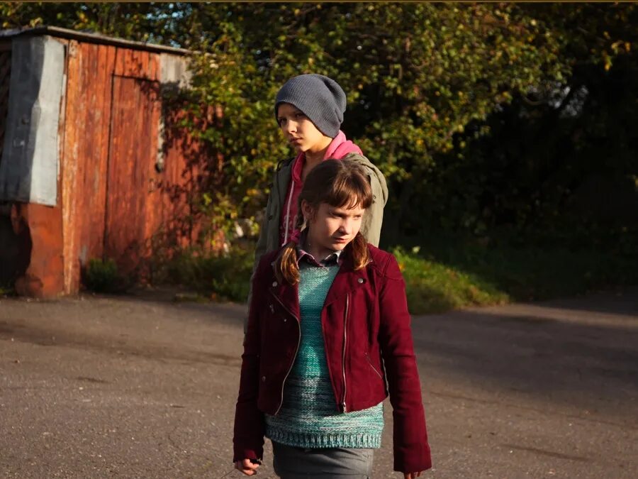 Dvd диски с фильмами. Стих жди меня и я вернусь. Жди меня и я вернусь. Стих только очень жди. Стих симонова жди меня.