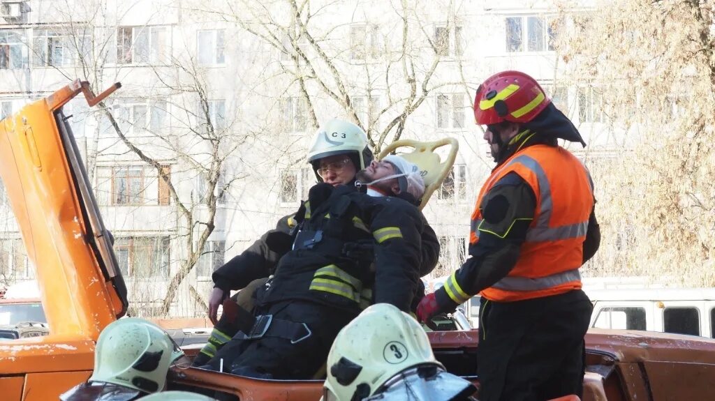 Пожарные мчс россии. 02 мчс. Пожарно тактические учения фото. Мчс тамбов рязанская улица 12 в. Железногорск 2 спец управление мчс.