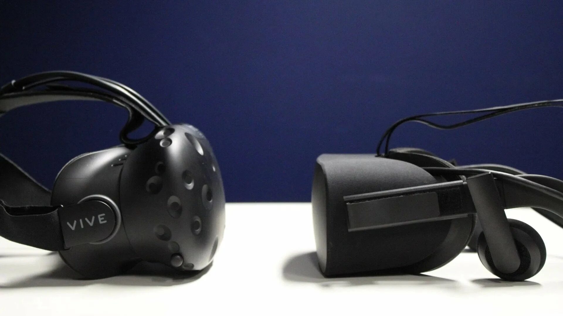 HTC Oculus Rift. Oculus Rift и HTC Vive. HTC Oculus VR. Виртуальная гарнитура. Компьютерный vr