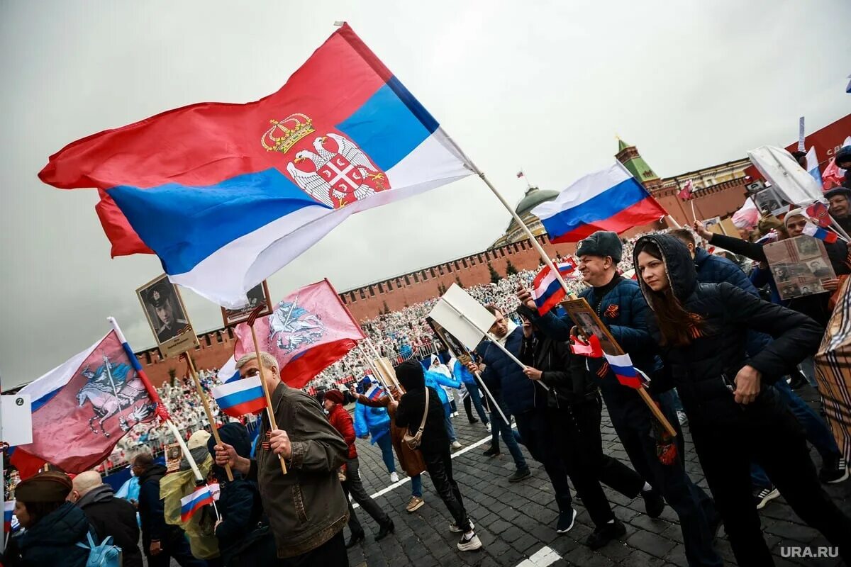 НАТО против Сербии 2022. Митинг в Сербии. Сербы против России. Русские митинги в Сербии. Про русских сербии