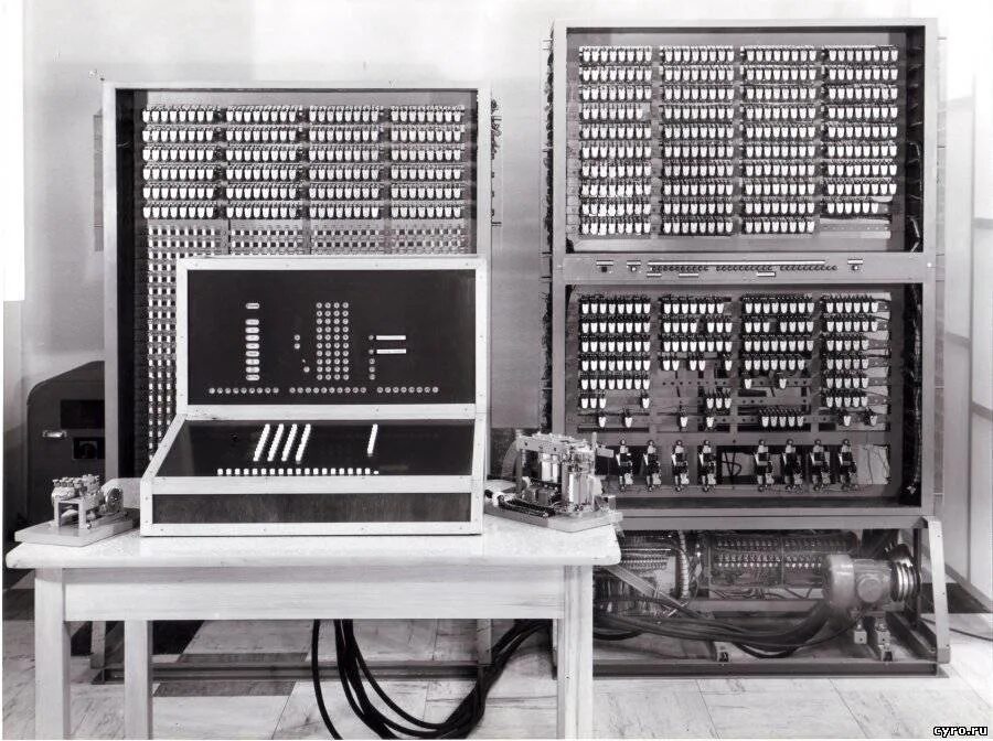Память вычислительной машины. ЭВМ м1 изобретатель. Компьютер z3 Конрада Цузе. М-1 (электронно-вычислительная машина).