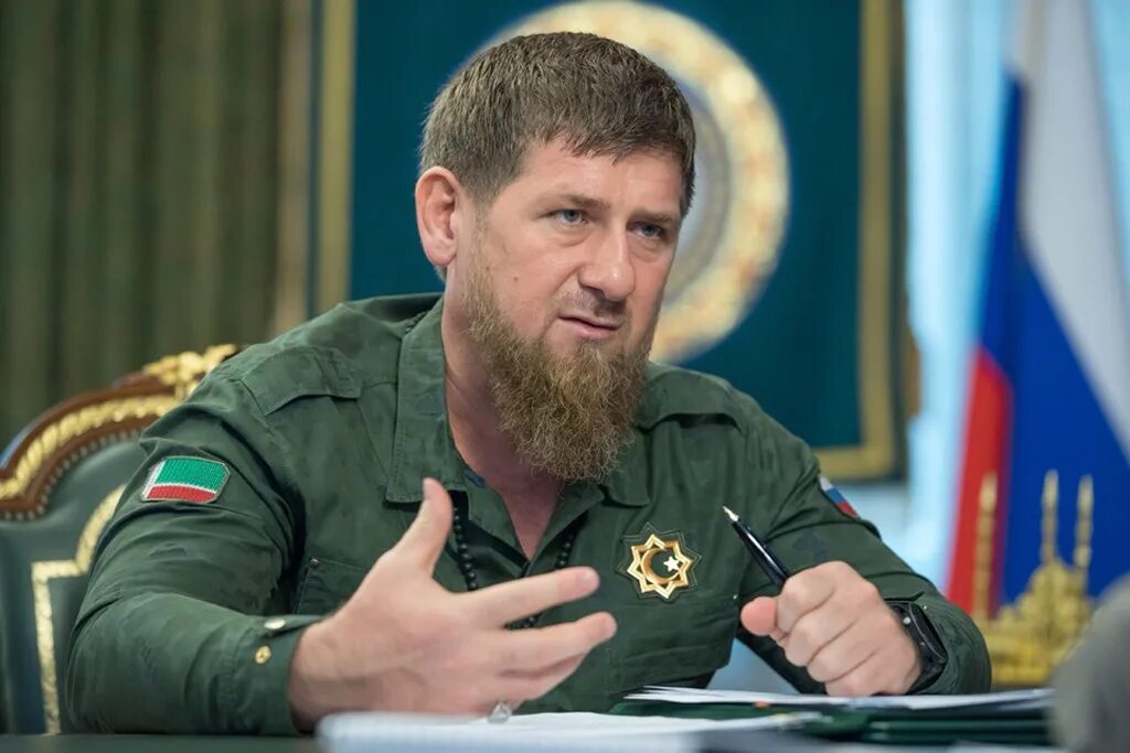Чеченские полковники. Рамзан Кадыров. Рамзан Кадыров глава Чеченской Республики.