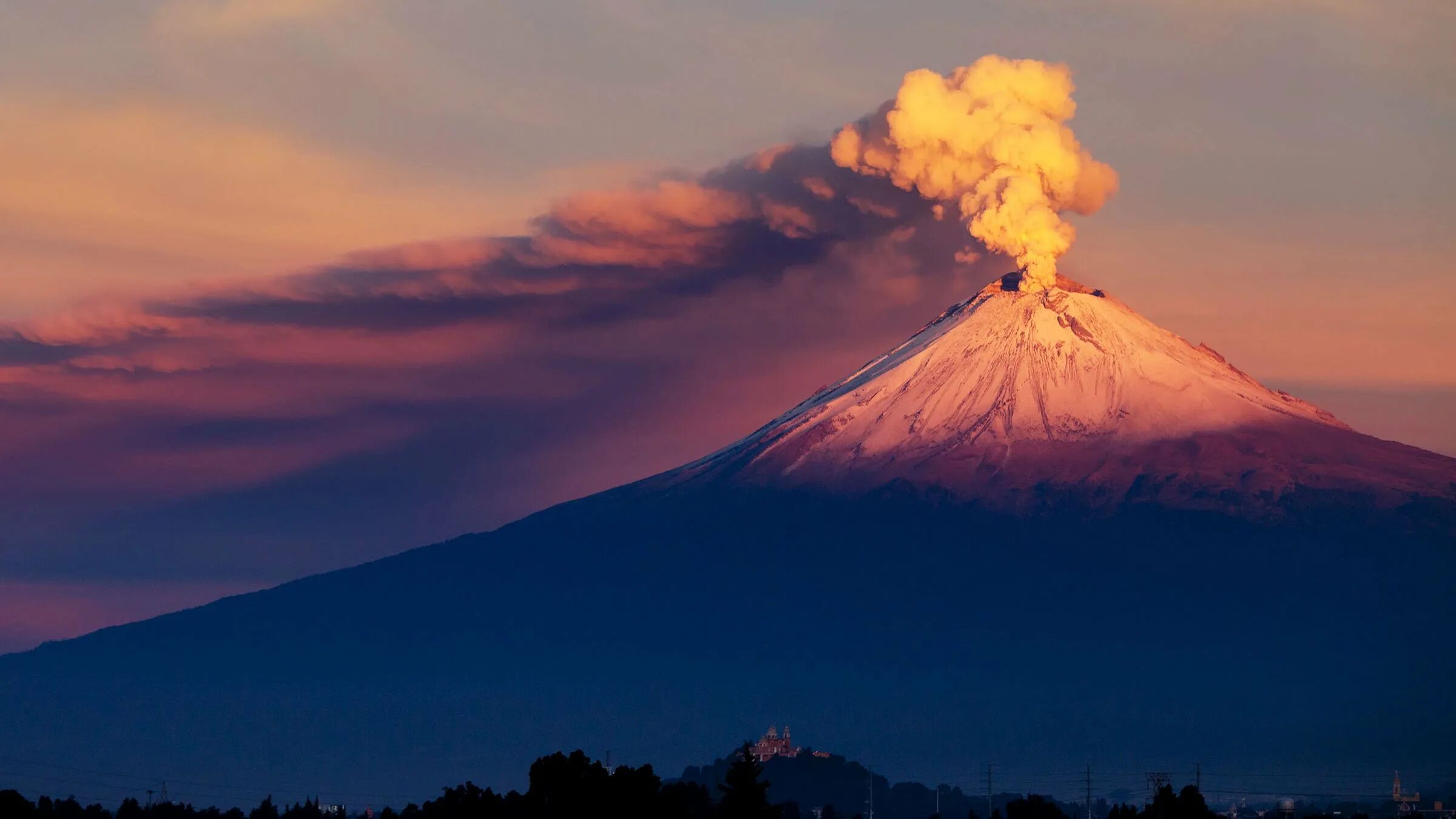 Самая высокая точка мексики. Мексика вулкан Попокатепетль. Мексика вулкан Орисаба. Вулкан Попокатепетль извержение. Вулкан Майпо.