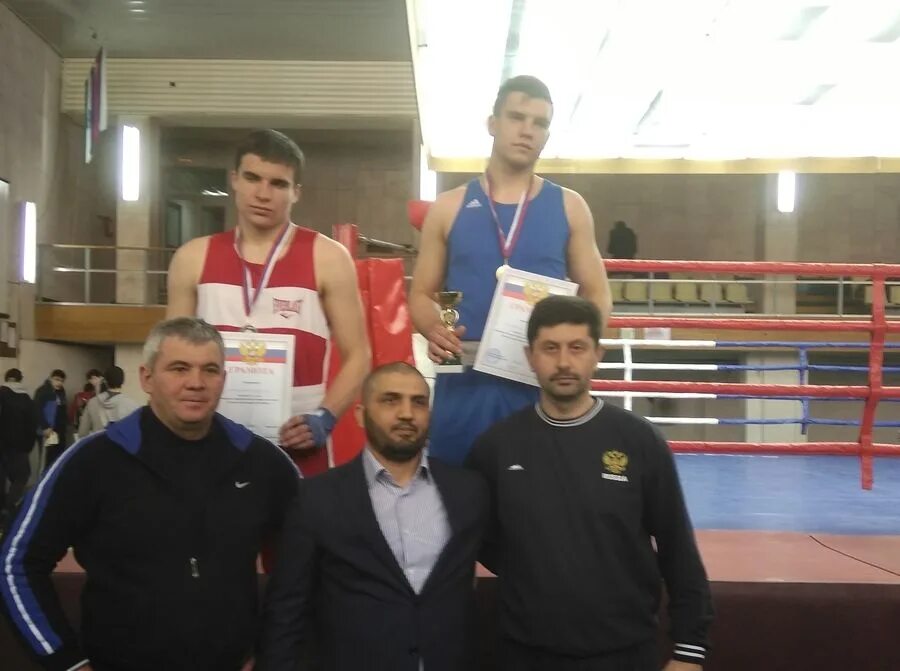 Спортивный квартал ижевск фото. Детская спортивная школа фок евпатория. Теннис георгиевск. Тренера по боксу в георгиевске. Г беслан ул коминтерна спорткомплекс.