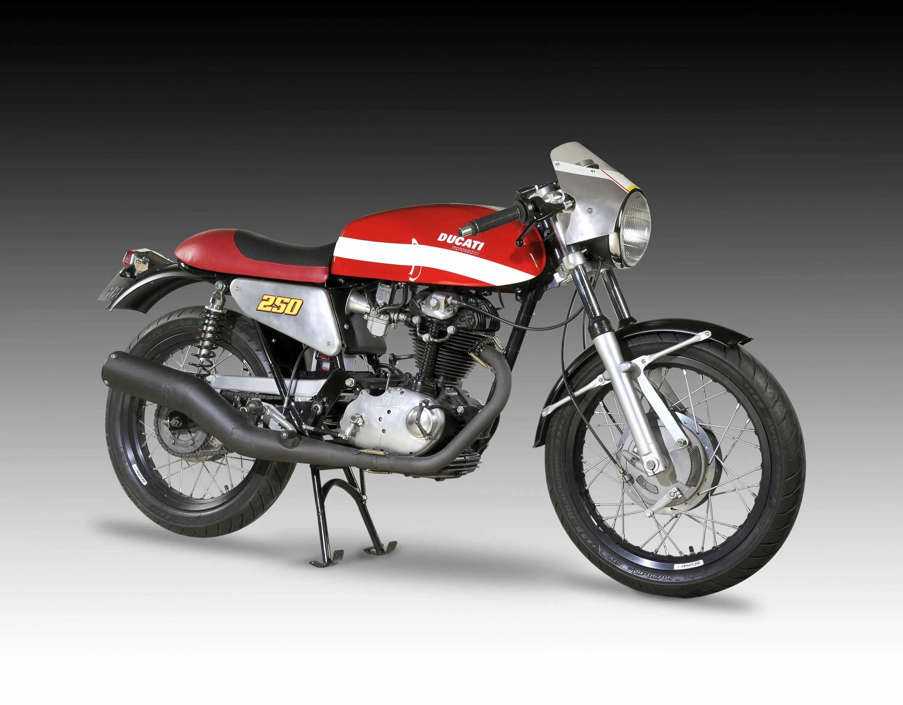 Итальянец мотоцикл. Итальянец мотоцикл. Мотоцикл китай с италией. Марки китайских мотоциклов. Brutale 910.