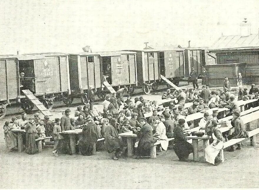 Переселение в сибирь столыпин. Столыпинские переселенцы в Сибирь 1907. Столыпинские крестьяне -переселенцы в Сибирь. Крестьяне переселенцы Сибирь 19 век. 1907 Переселенцы Сибирь.