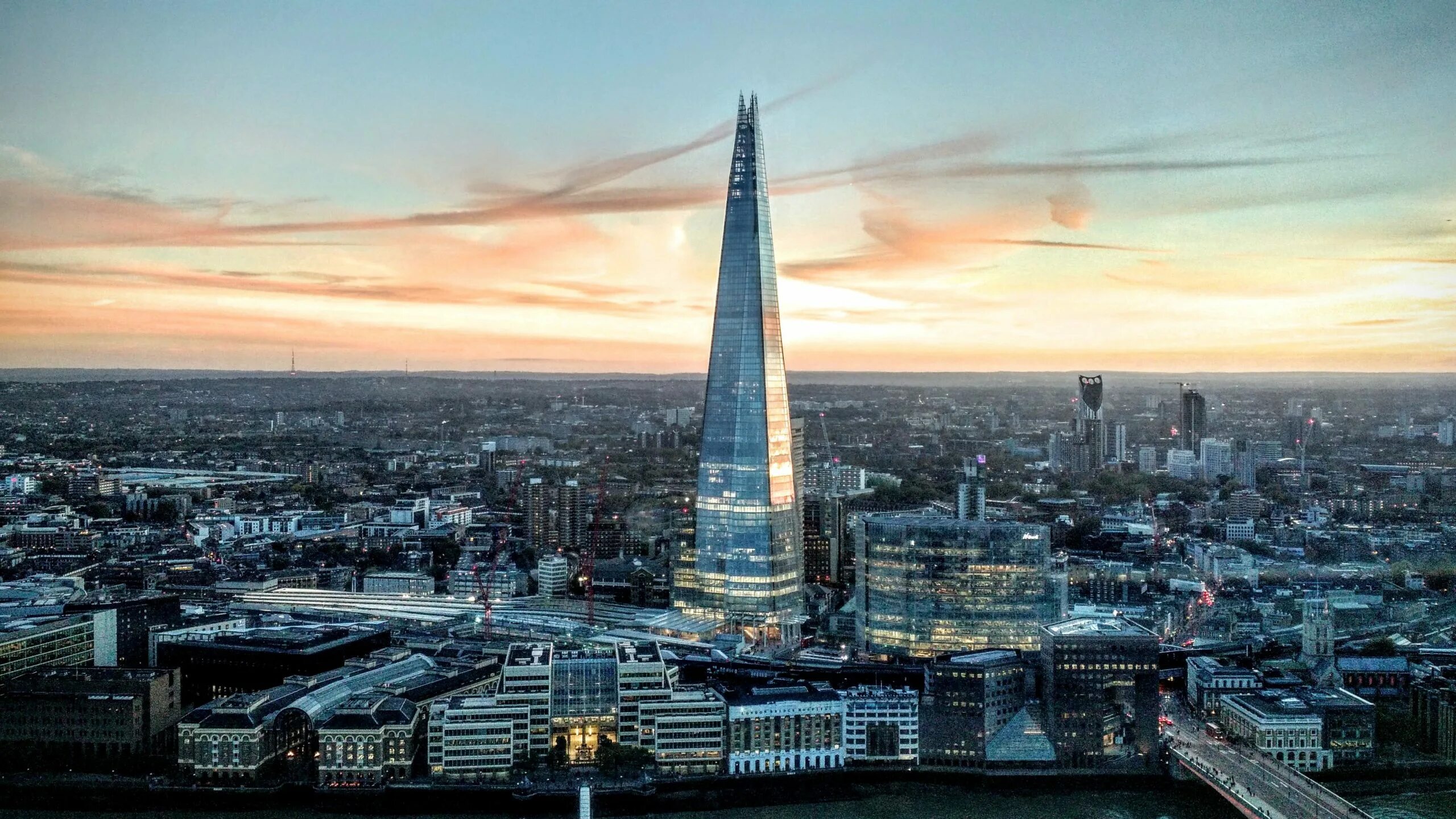 The Shard, Лондон, Великобритания. Небоскреб «Шард» в Лондоне, Великобритания. Небоскреб the Shard. Башня Шард в Лондоне.